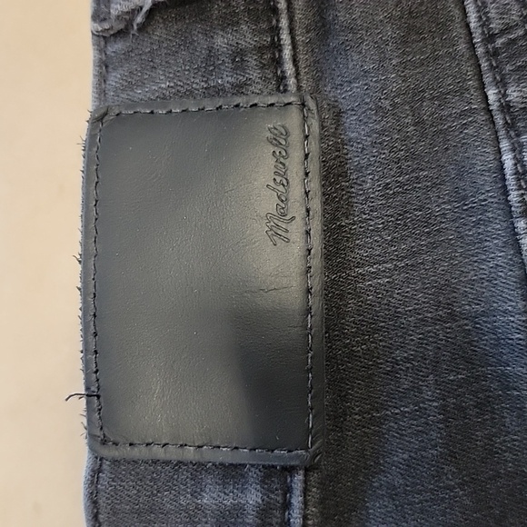 Madewell, Size 28 10" High Rise Skinny Washed Black Jeans, Raw / Frayed Hem - Picture 2 of 13